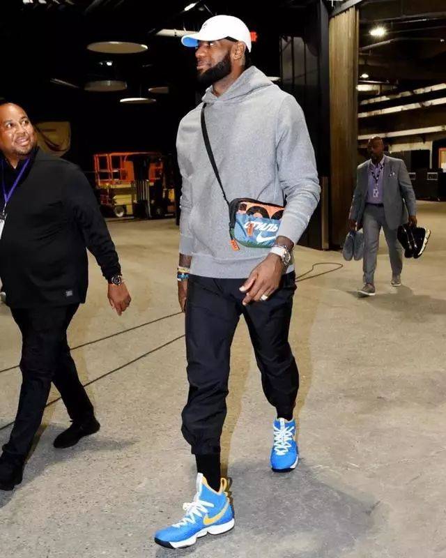 关键时刻处 关键时刻处