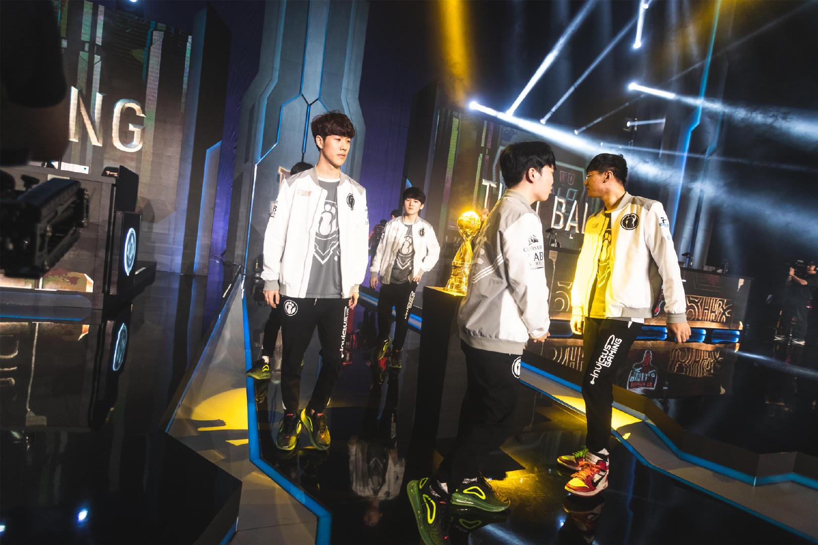 犯规被单列 犯规被单列